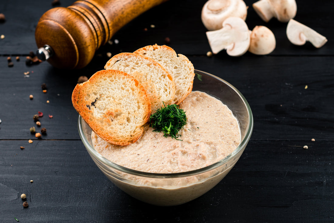 Crostini con crema di porcini al tartufo bianco